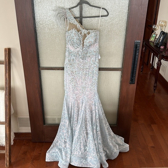 MAC DUGGAL 79264 EMBROIDERED FEATHERED ONE SHOULDER CRYSTAL BLUE GOWN 10NEW $998 - Picture 7 of 17